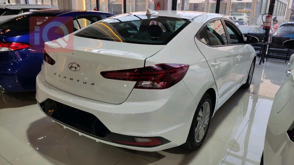 هیوندای ئەلەنترا